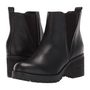 NIB MIA Jody Black Chelsea Boots